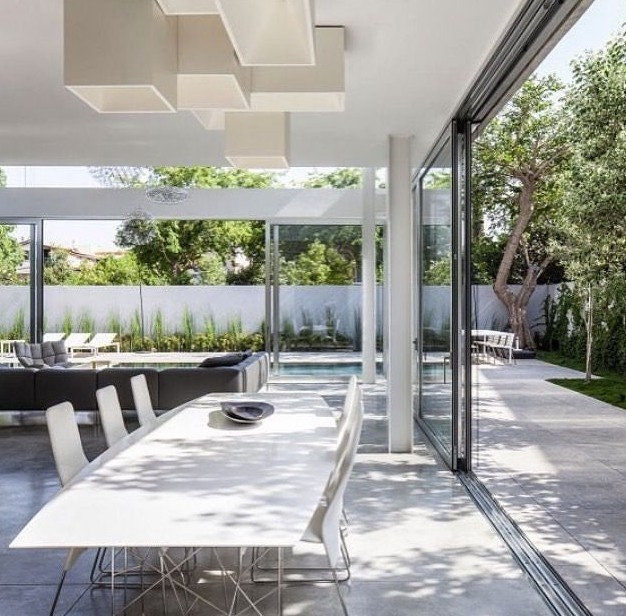 Développement de produits Porte élévatrice et porte coulissante en aluminium avec coefficient d'isolation acoustique de 35 dB