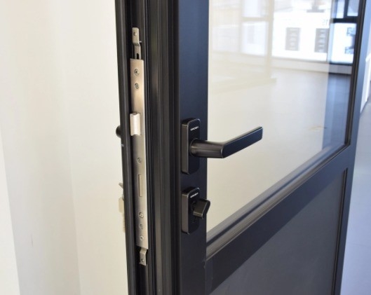 Porte à coque en alliage d'aluminium imperméable à l'eau avec 10 couches de scellement