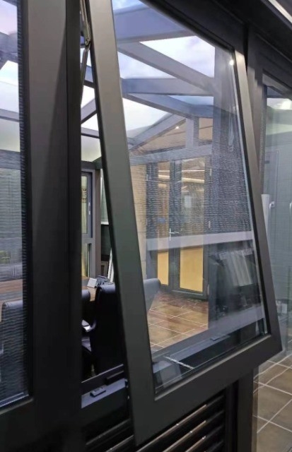 Vente de vitres et vitres en aluminium avec 5 27A 55 9A 5 12A