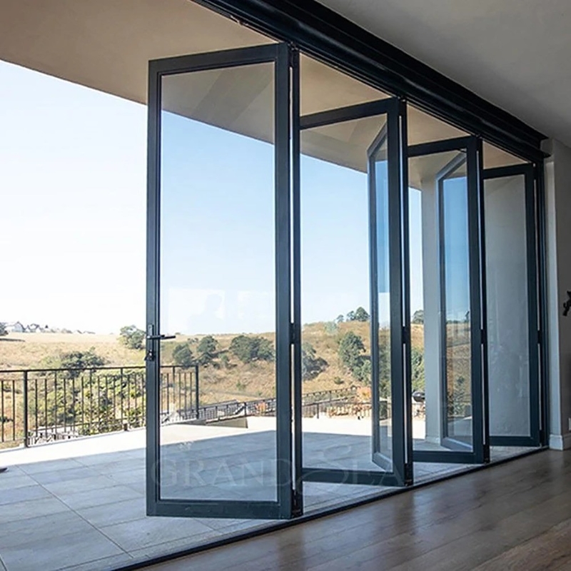 1Épaisseur de mur.4 mm Porte d'accordéon de patio en verre en aluminium pour une solution de sécurité moderne