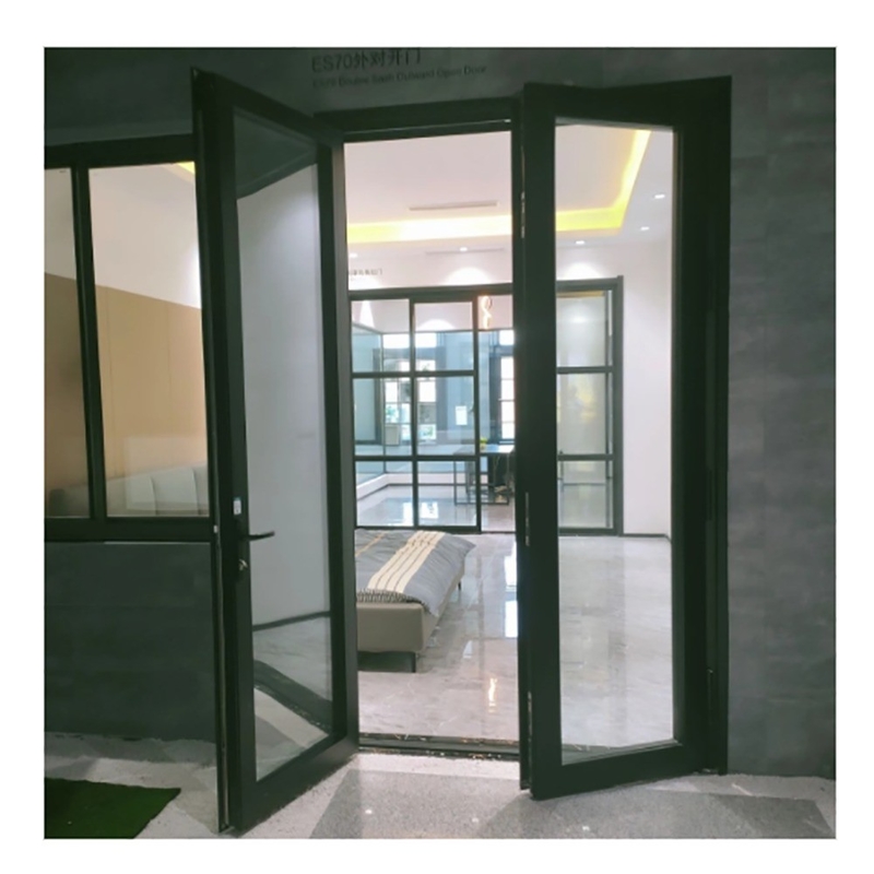 Porte à vitrage thermique avec large cadre d'oscillation et double vitrage