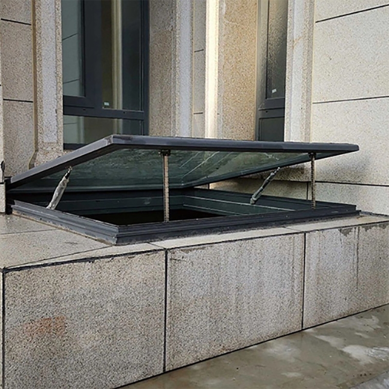 Réverbère électrique ou manuel avec cadre en aluminium soudé et ouverture horizontale