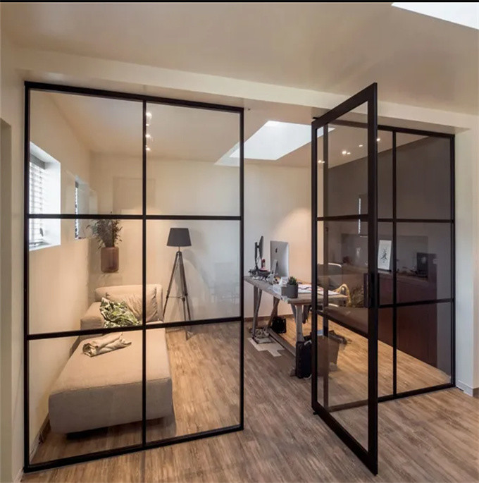Portes pivotées personnalisées avec isolation acoustique pour les espaces résidentiels et commerciaux