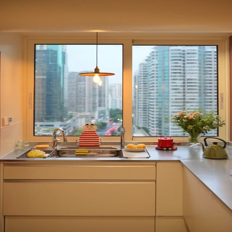 Fenêtres coulissantes en aluminium au design moderne avec étanchéité à l'air de niveau 8 pour une ventilation gratuite