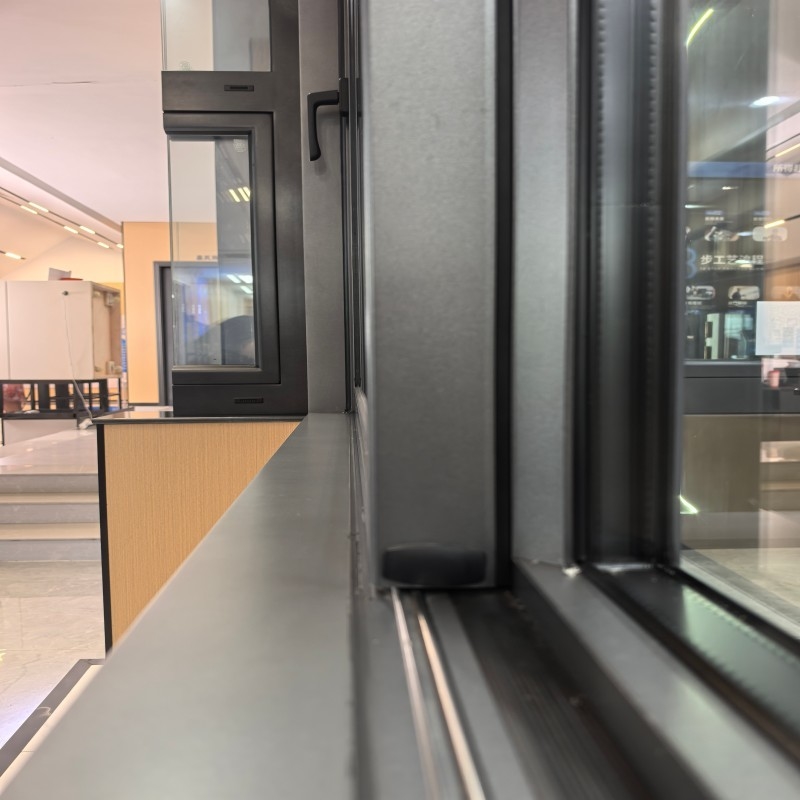 Nouvelle conception de mode Fenêtres coulissantes en aluminium personnalisables avec une épaisseur de paroi de 2,0 mm