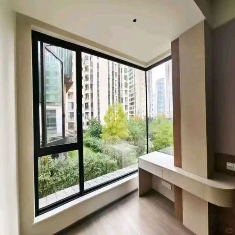 Casement en alliage d'aluminium résistant à la corrosion Résistant à l'eau fenêtre Durable Hardware insonorisé Design moderne pour la salle de bain